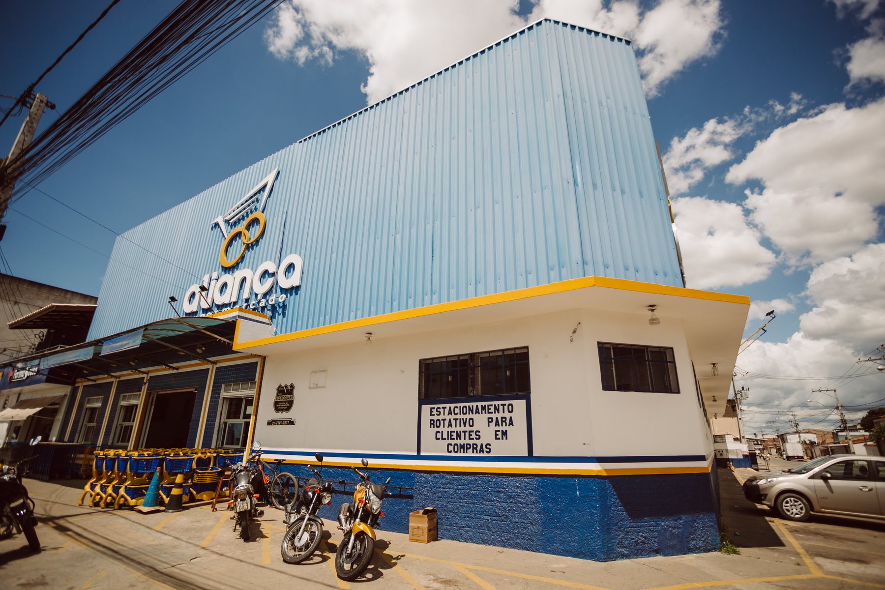 Fachada do Supermercado Aliança na Av. Paramirim, 247, bairro Patagônia, Vitória da Conquista